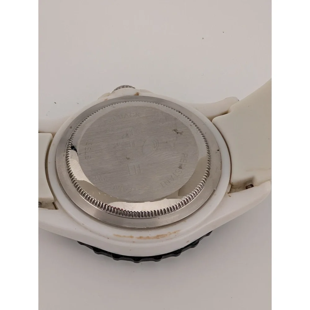 Rave Watch Men 39mm Case Rotating Bezel White Silicone‎ Band- New Battery